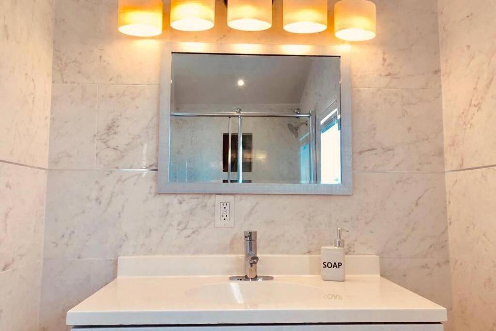 King & Queen Suite #8 Nassau Bagian luar foto