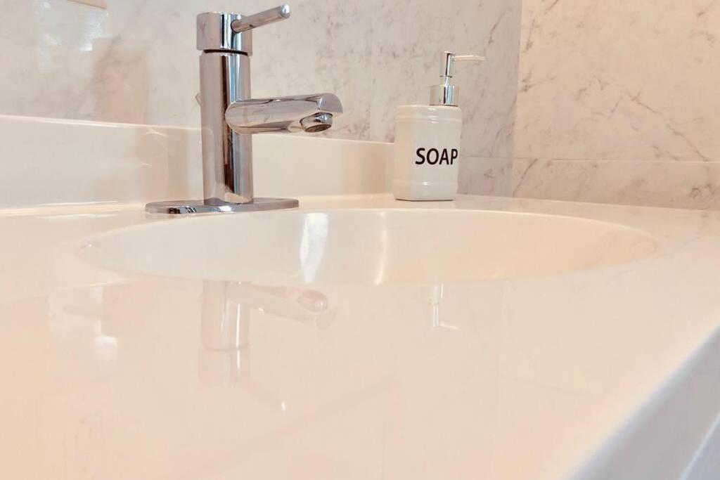 King & Queen Suite #8 Nassau Bagian luar foto